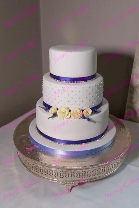 3 Tier Wedding cake with Dots and sugar Rosebuds